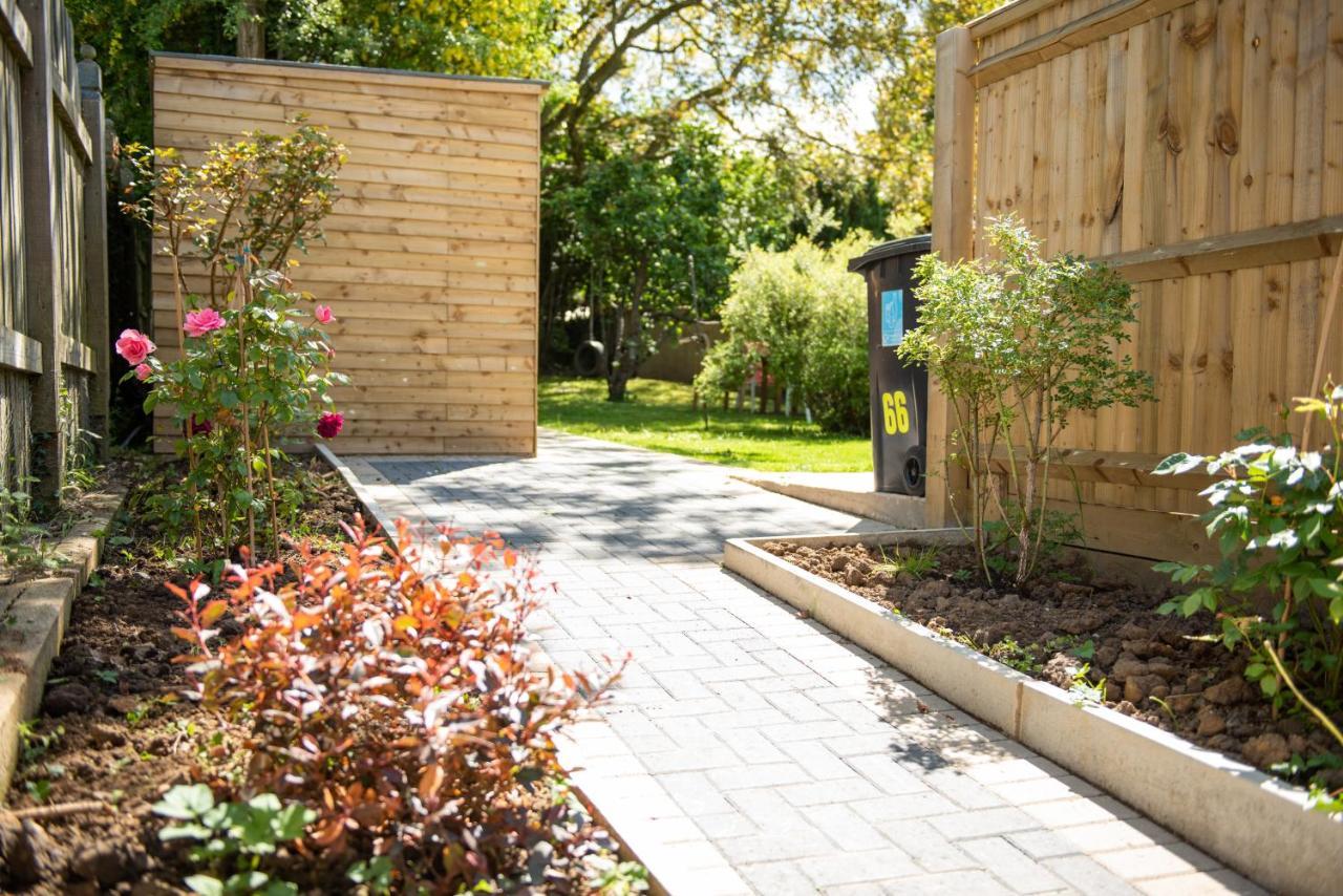 Walnut Flats: Cozy 2-Bedroom Near Oxford with Netflix & Parking Kidlington Exterior photo